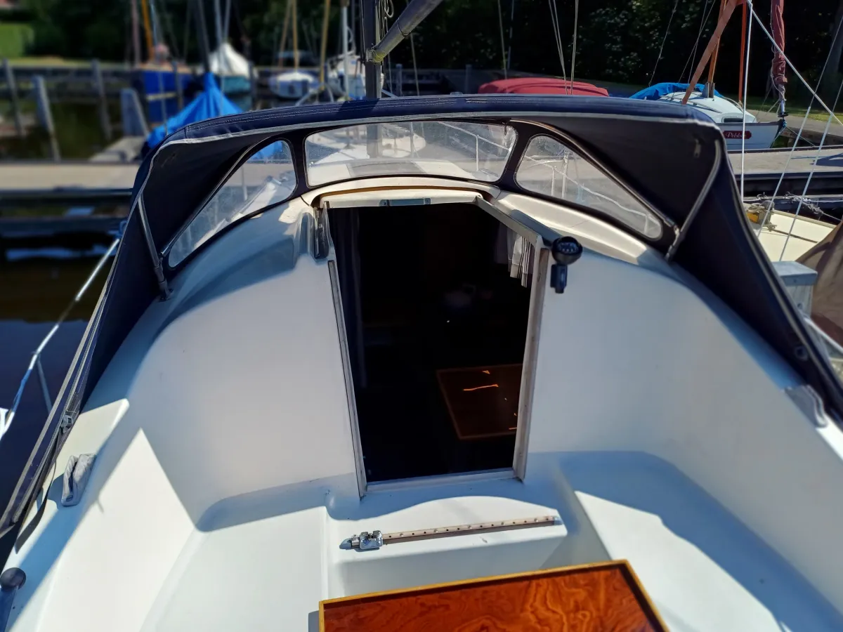 Polyester Sailboat Compromis 720