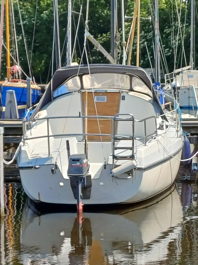 Polyester Sailboat Compromis 720