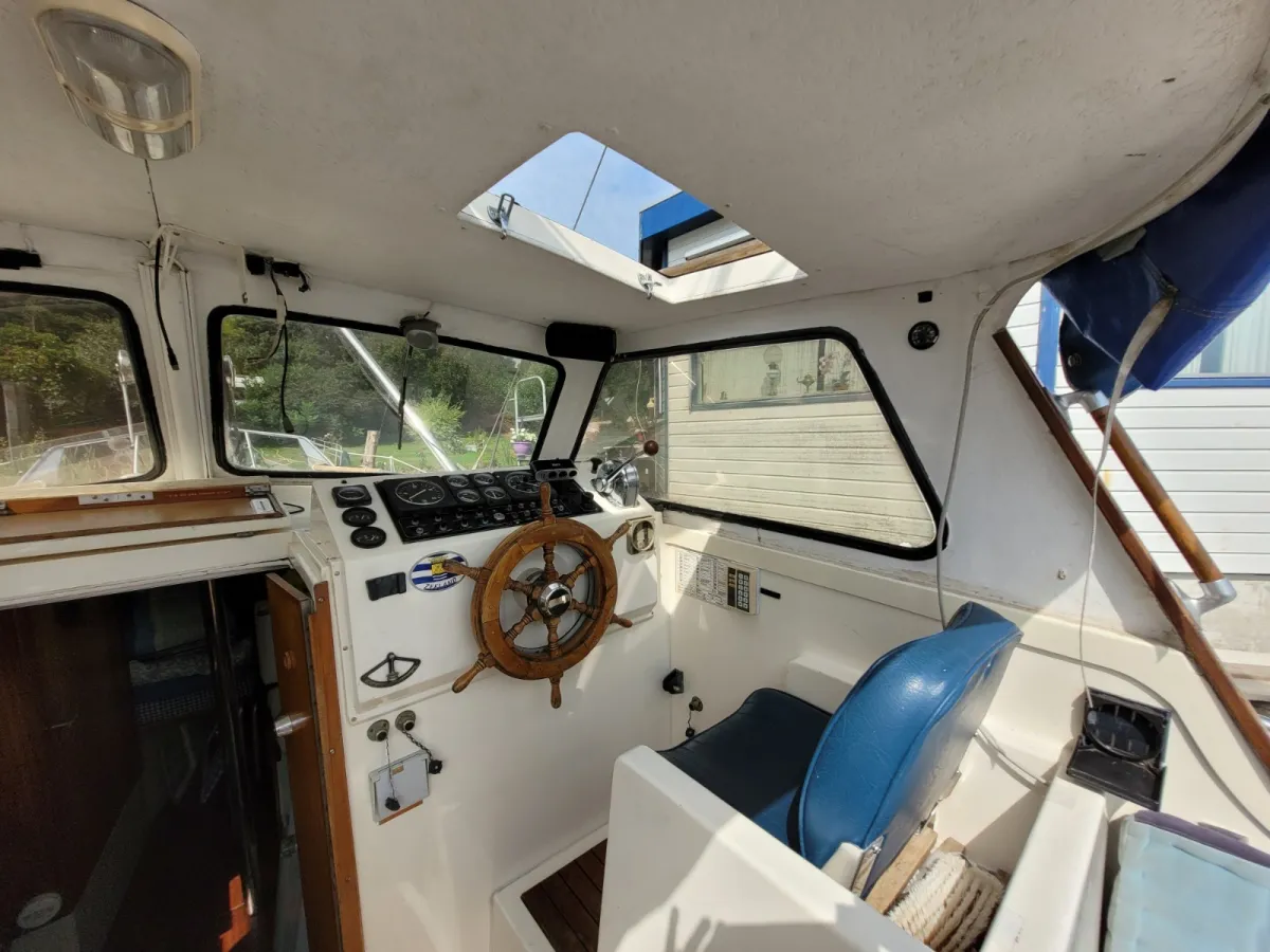 Polyester Sailboat Finnsailer 29 AK