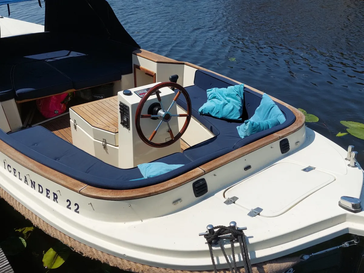 Polyester Sloop Icelander 22