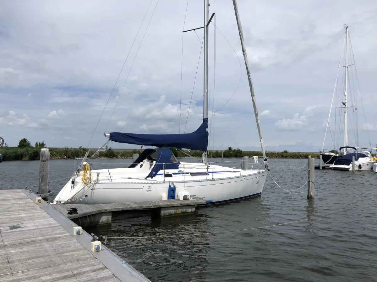 Polyester Sailboat Dufour 30 Classic