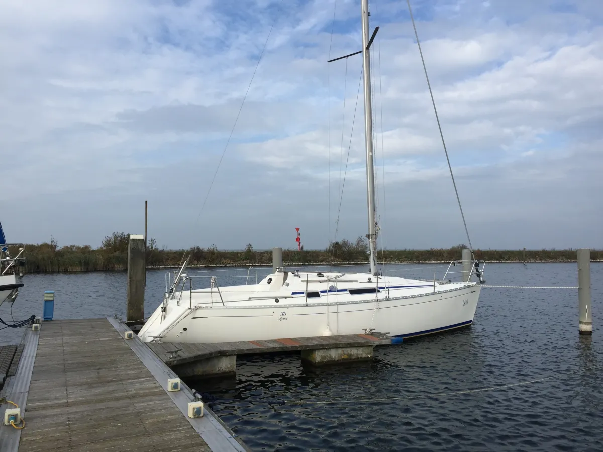 Polyester Sailboat Dufour 30 Classic