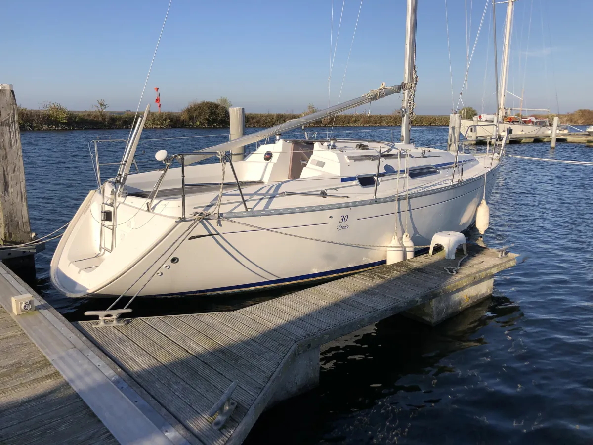 Polyester Sailboat Dufour 30 Classic