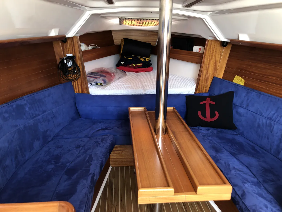 Polyester Sailboat Dufour 30 Classic