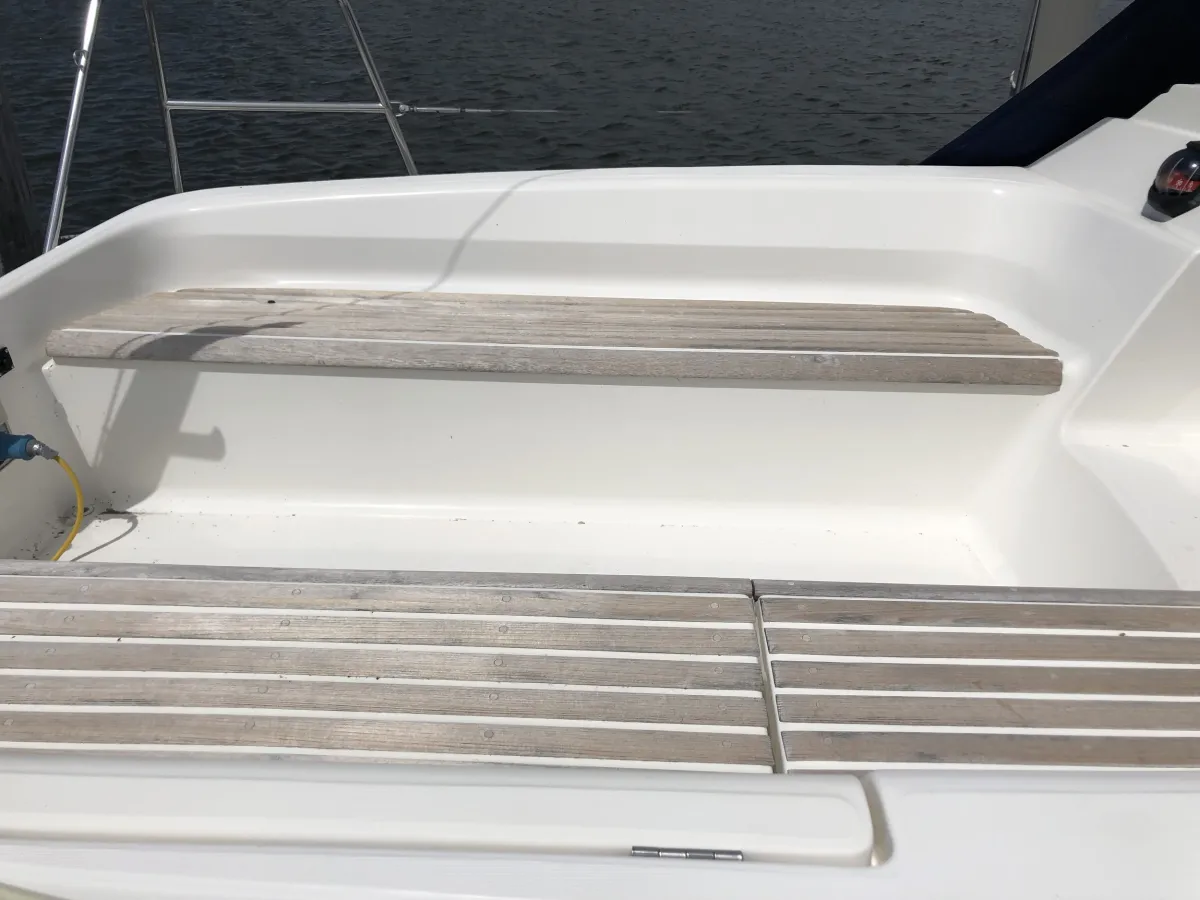 Polyester Sailboat Dufour 30 Classic