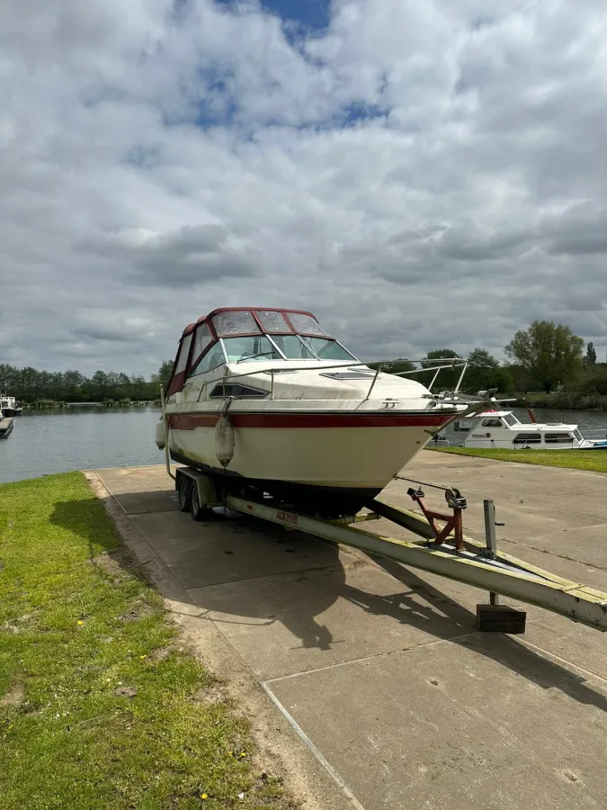 Polyester Motorboat Sea Ray 220 Sundancer