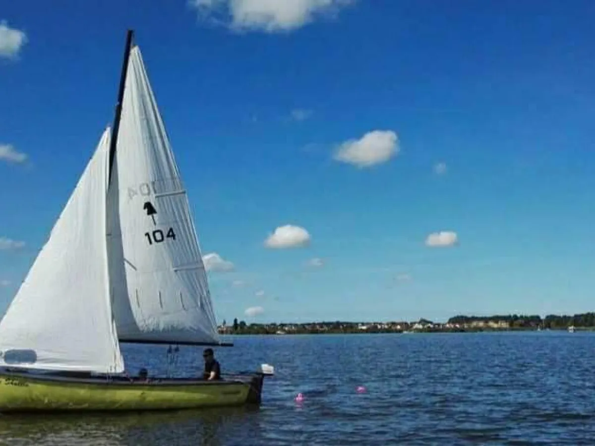 Polyester Sailboat Stockpaert 530