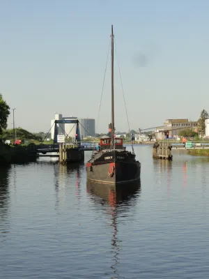 Steel Houseboat Stoombeurtschip 3618 Photo 3