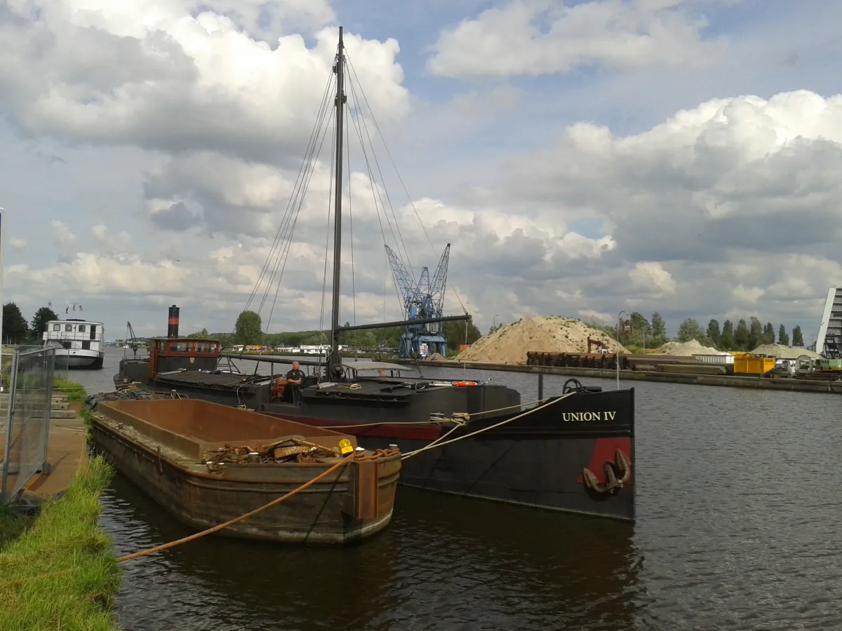 Steel Houseboat Stoombeurtschip 3618