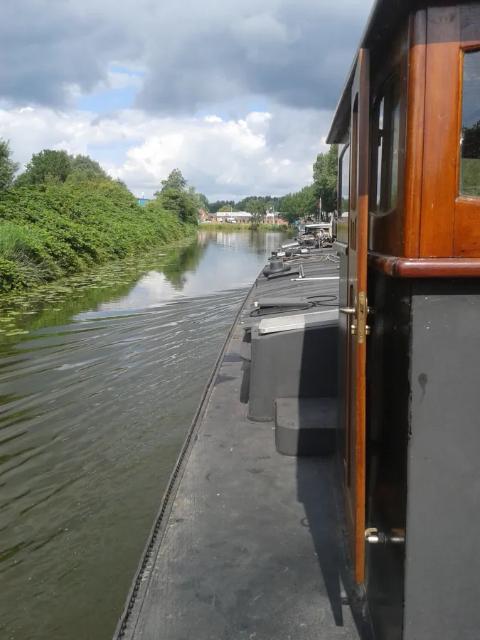 Steel Houseboat Stoombeurtschip 3618