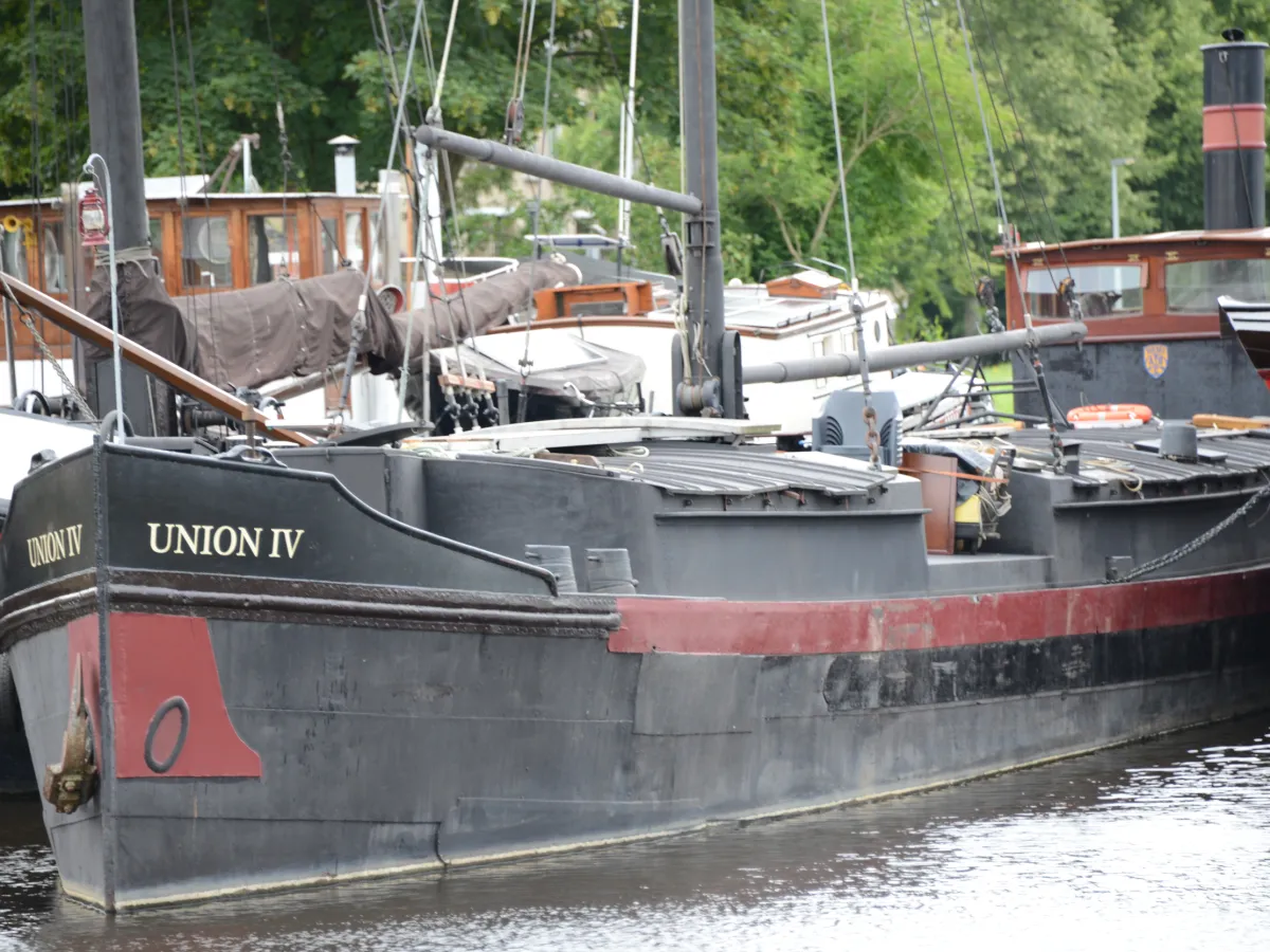 Steel Houseboat Stoombeurtschip 3618