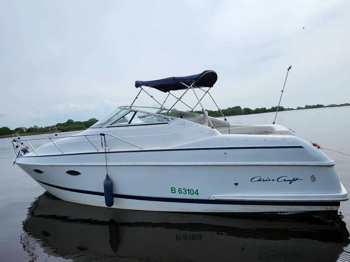 Polyester Motorboat Chris Craft 850