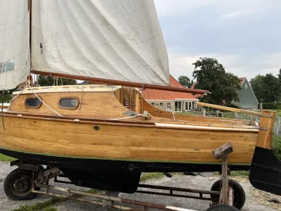 Wood Sailboat Cabin sailboat 600 Photo 2