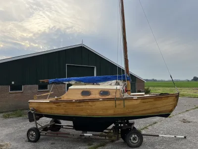 Wood Sailboat Cabin sailboat 600 Photo 3