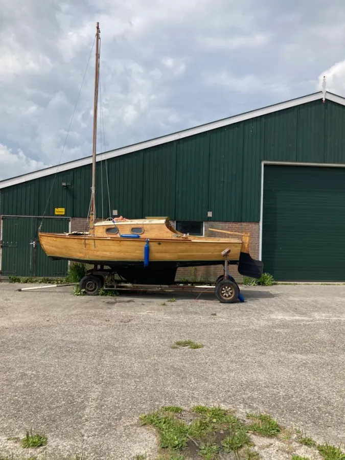 Wood Sailboat Cabin sailboat 600