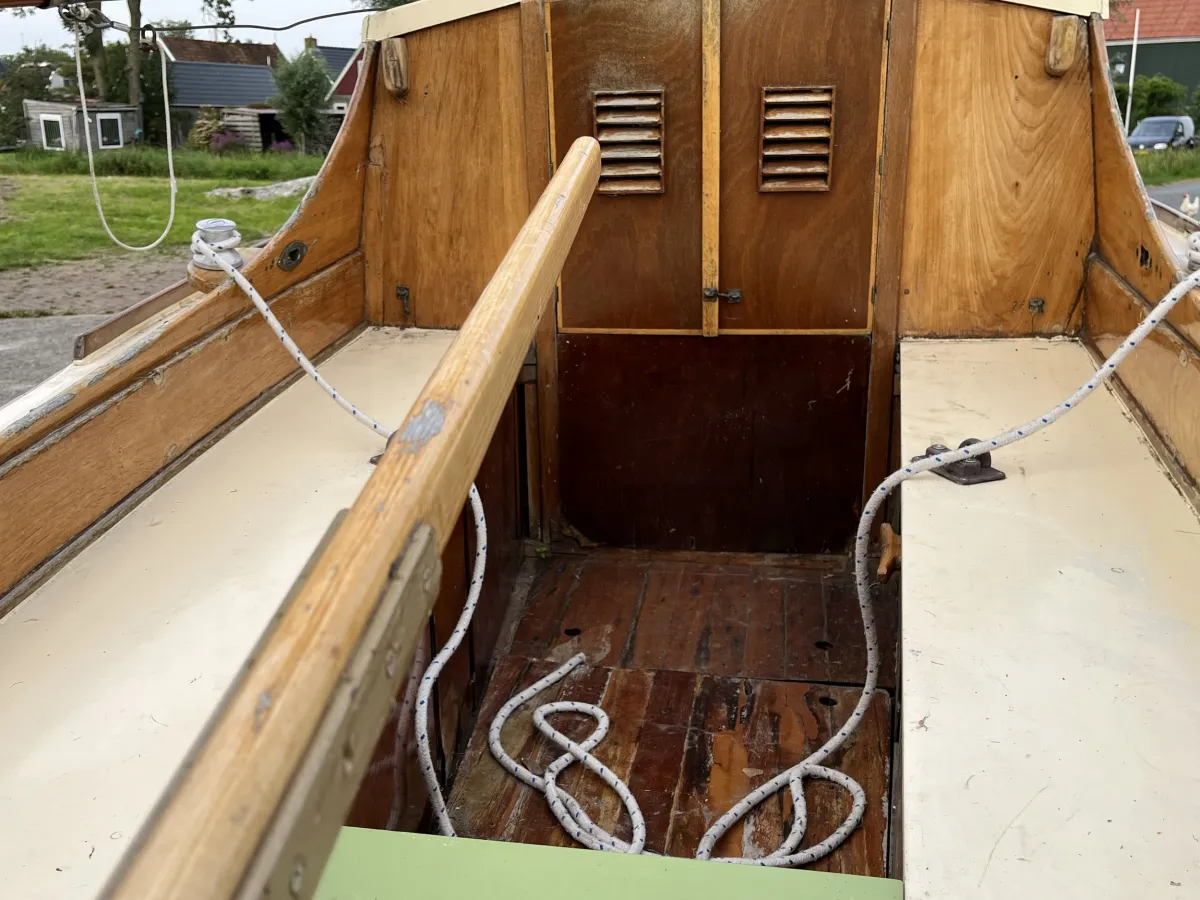 Wood Sailboat Cabin sailboat 600