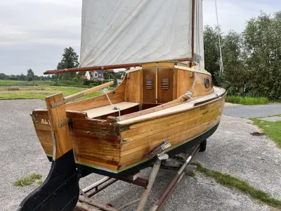 Wood Sailboat Cabin sailboat 600 Photo 24