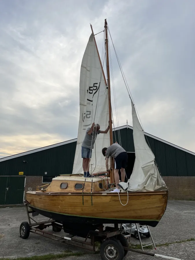 Wood Sailboat Cabin sailboat 600