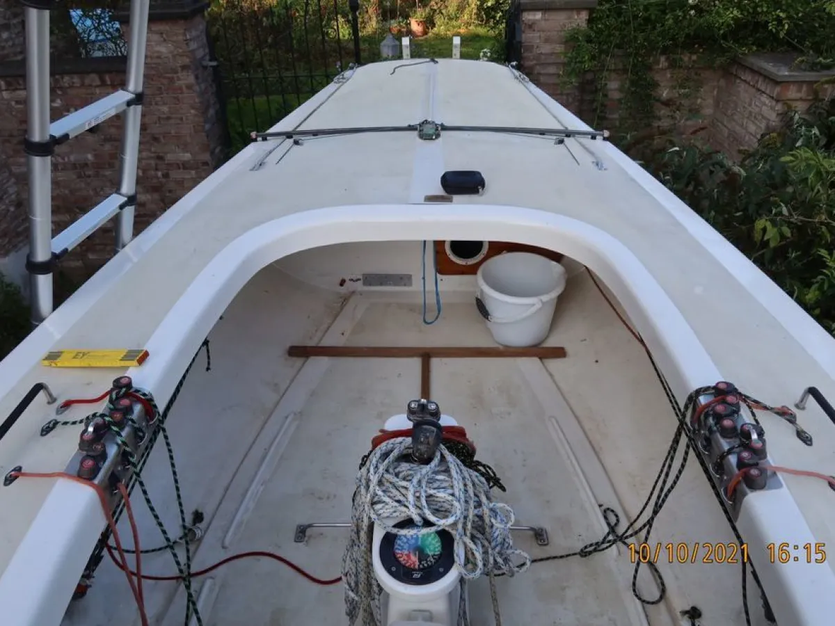 Polyester Sailboat Soling 820