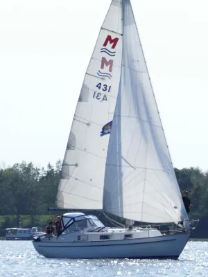 Polyester Sailboat Hallberg Rassy Monsun Photo 3