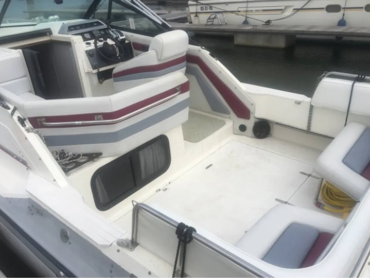 Polyester Speedboat Chaparral Signature 27