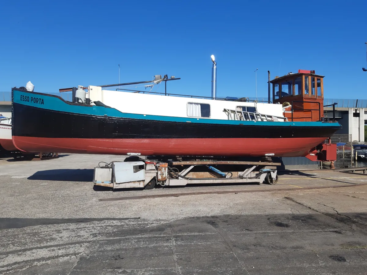 Steel Workboat Bunkerboot Steilsteven