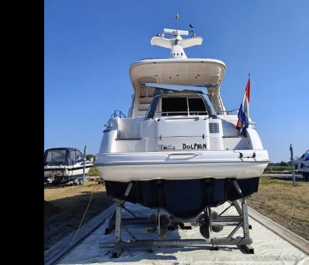 Polyester Motorboat Sealine 420 Statesman