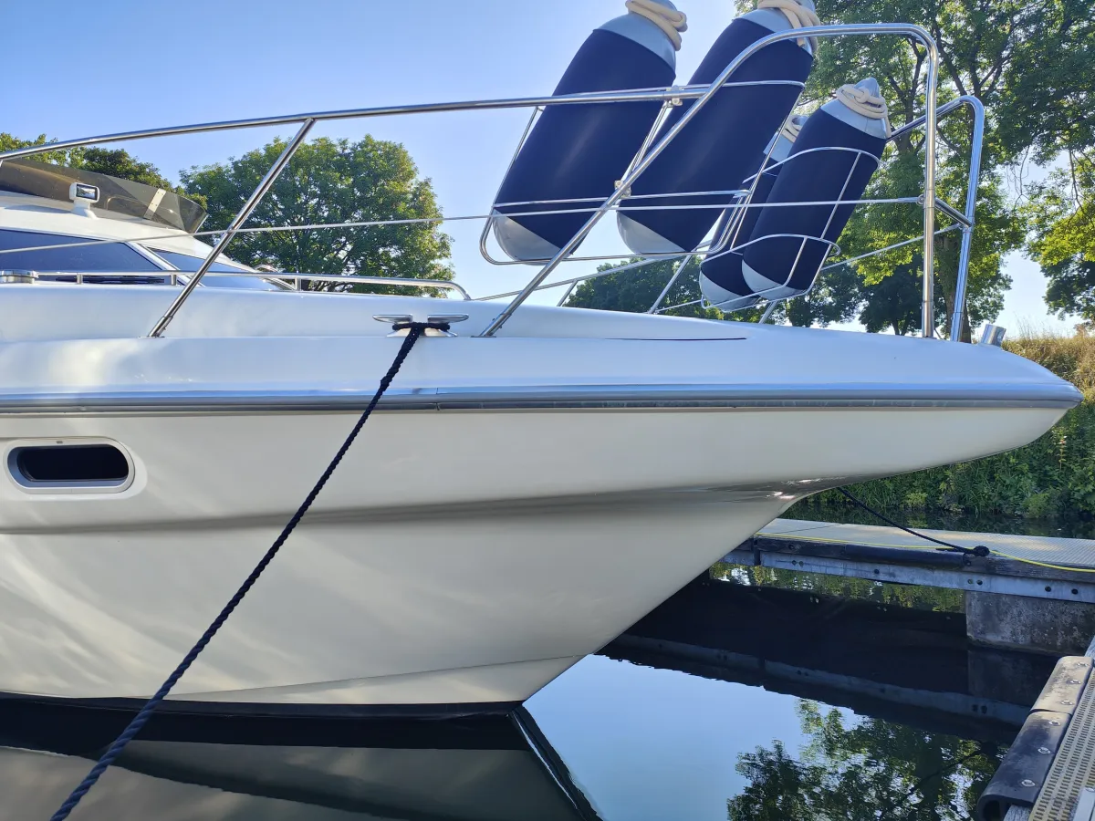 Polyester Motorboat Sealine 420 Statesman