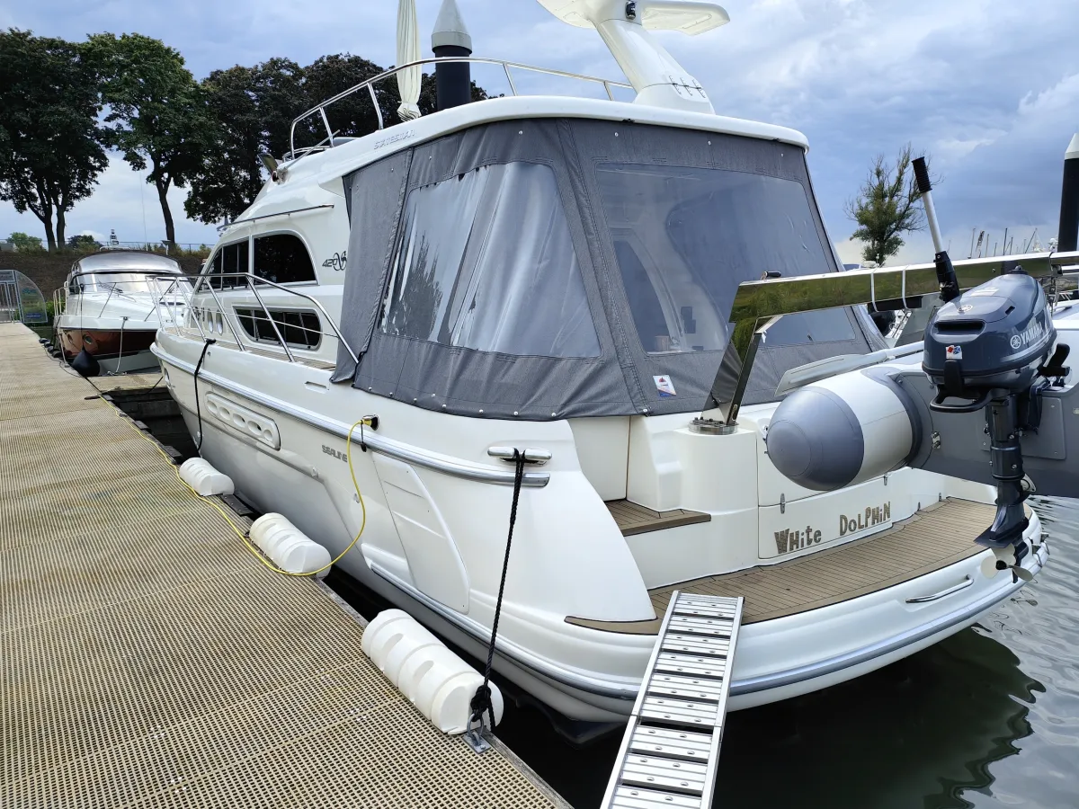 Polyester Motorboat Sealine 420 Statesman