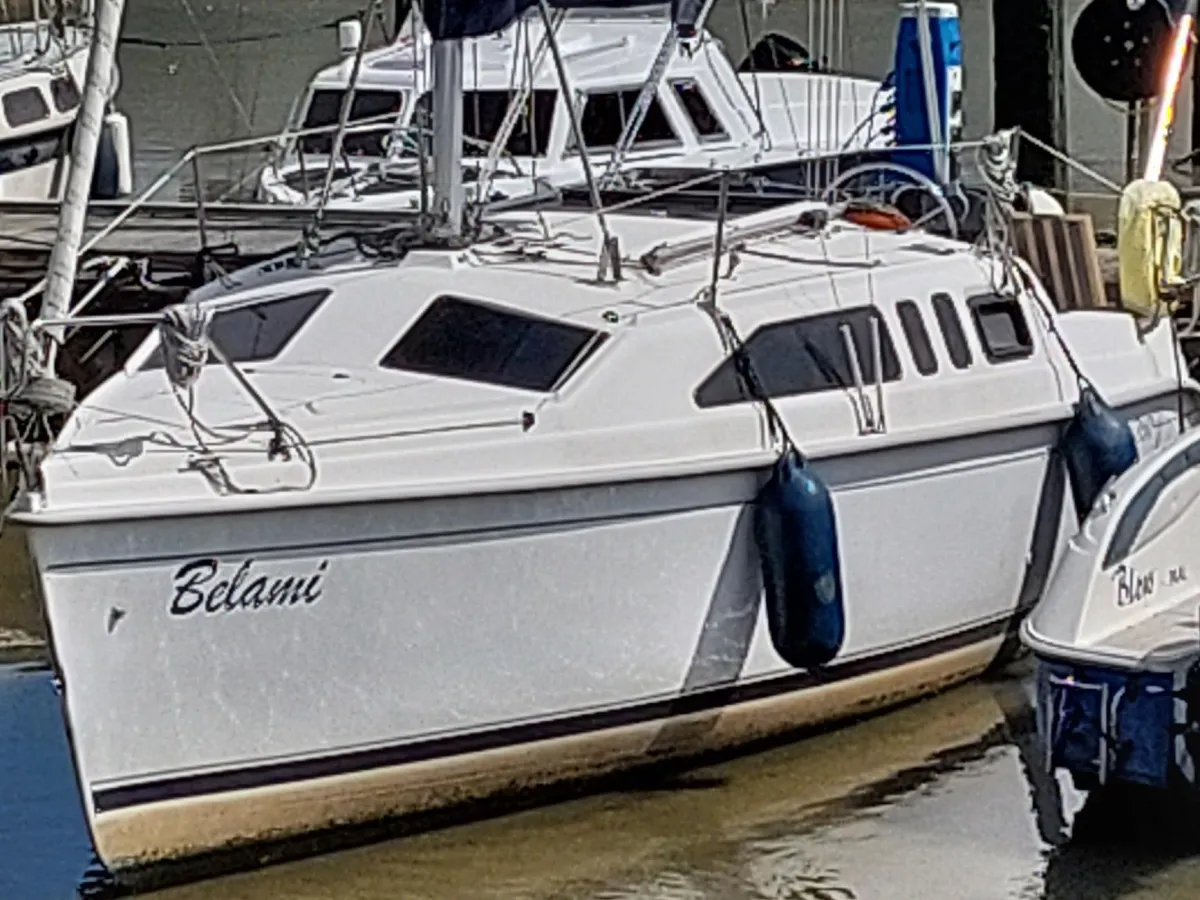 Polyester Sailboat Hunter 26