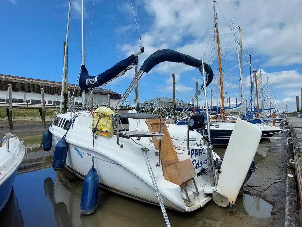 Polyester Sailboat Hunter 26