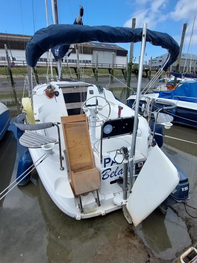 Polyester Sailboat Hunter 26