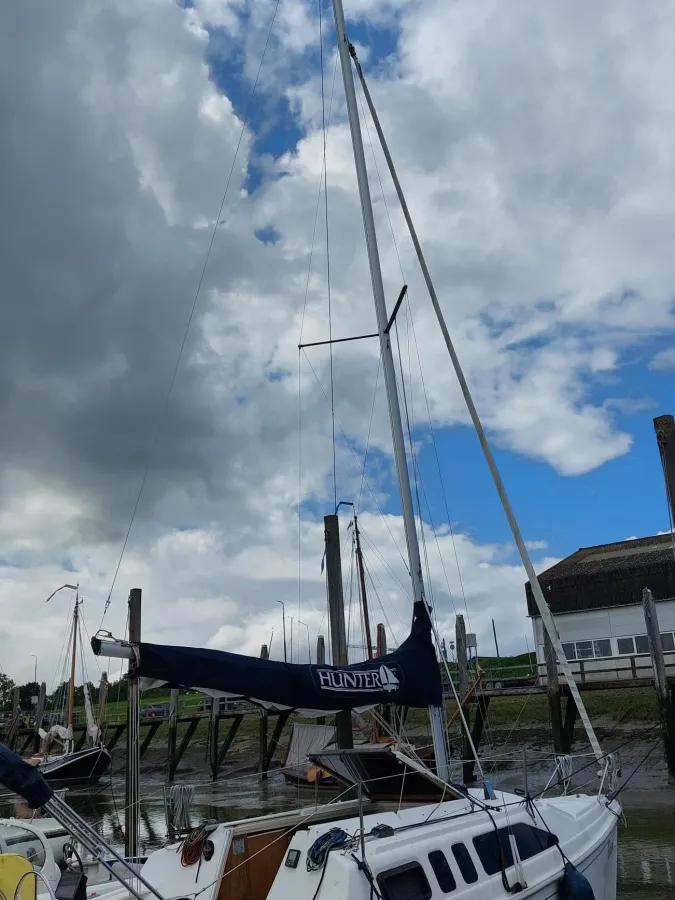 Polyester Sailboat Hunter 26