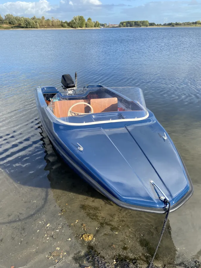 Polyester Speedboat Hellwig Triton