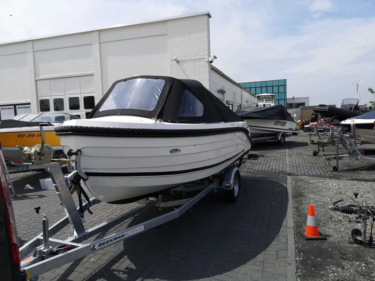 Polyester Sloop Oud Huijzer 570 Tender