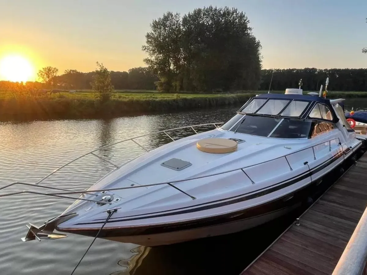 Polyester Motorboat Sunseeker Camargue 46