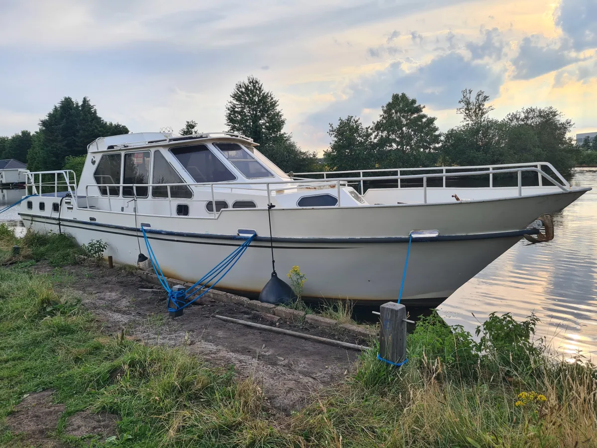 Steel Motorboat Beachcraft 1400 AK