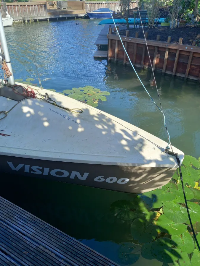 Polyester Sailboat Vision 600