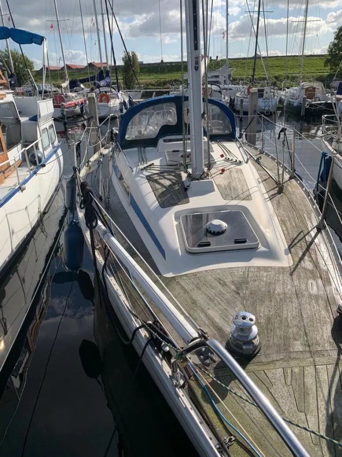 Polyester Sailboat Bavaria 30