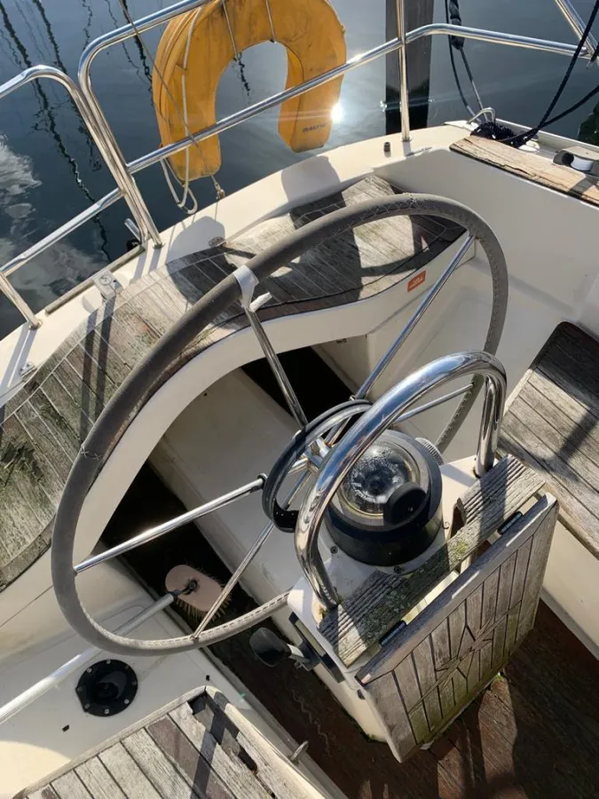 Polyester Sailboat Bavaria 30