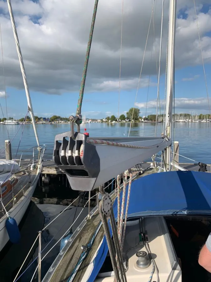 Polyester Sailboat Bavaria 30