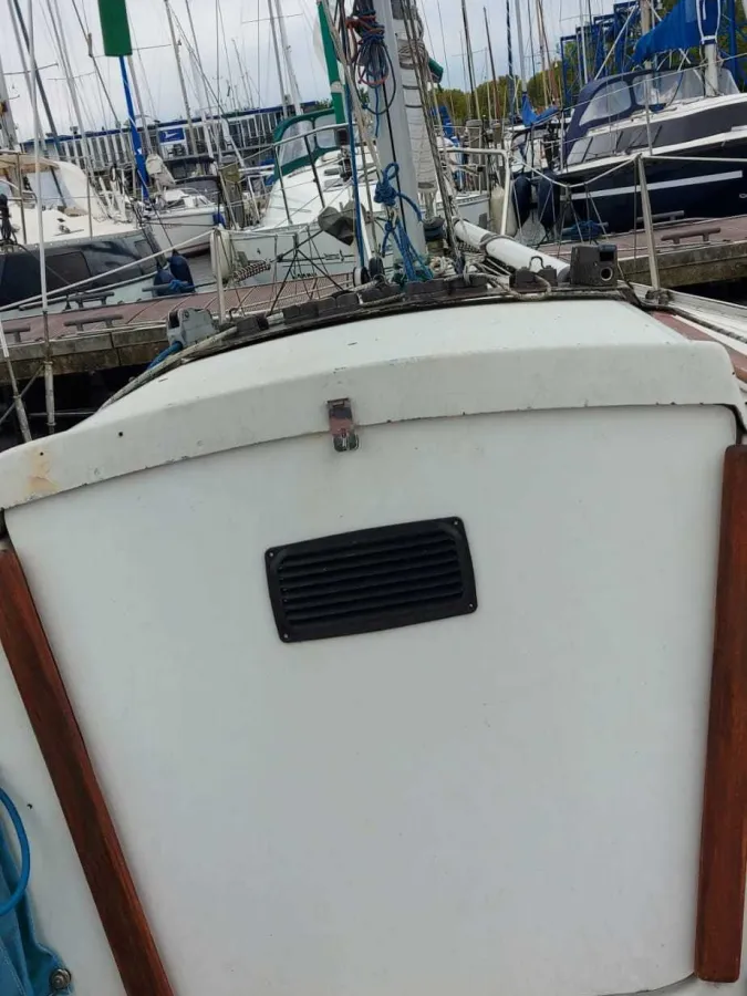 Polyester Sailboat Beneteau First