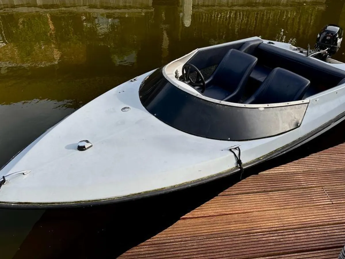 Polyester Speedboat Picton 150 Gts