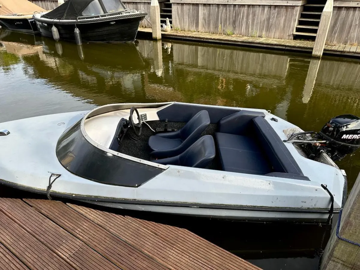 Polyester Speedboat Picton 150 Gts