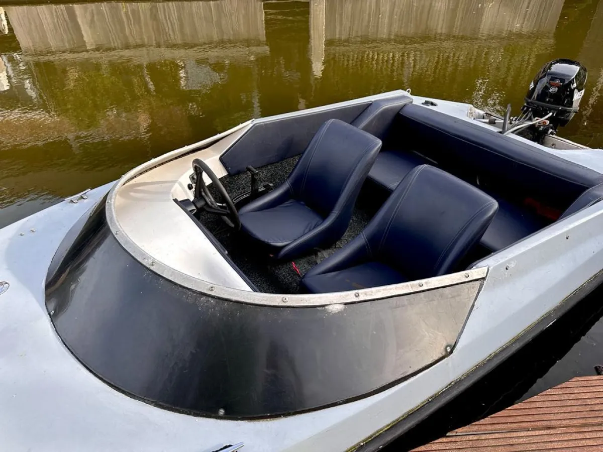 Polyester Speedboat Picton 150 Gts