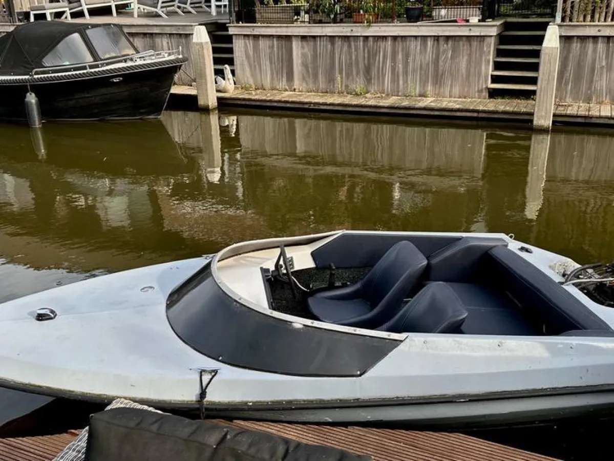 Polyester Speedboat Picton 150 Gts