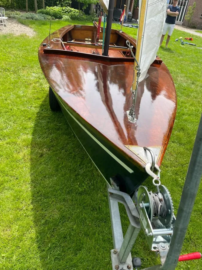 Wood Sailboat Schakel 470