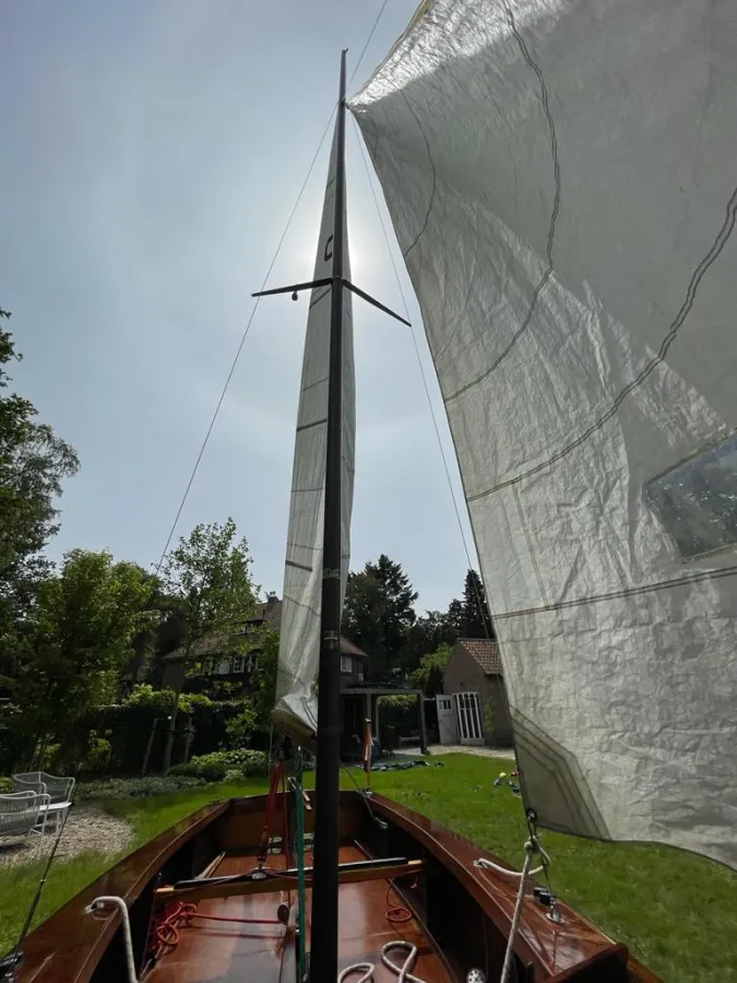 Wood Sailboat Schakel 470