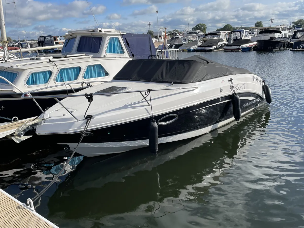 Polyester Speedboat Chaparral 225 Ssi