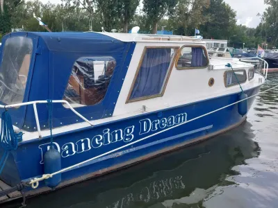 Motor cruiser Salonboot